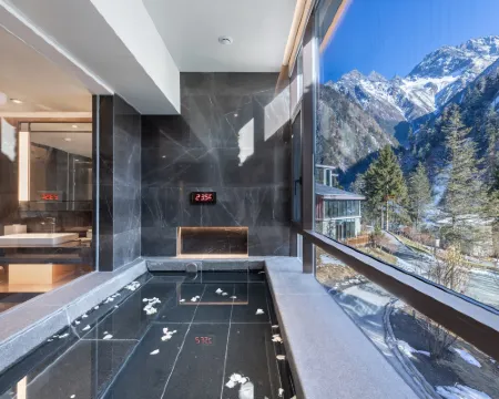 Namu Lake Resort Hotels in Li County