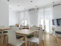H-A San Mateo Suites Hotels near Retiro Metro Station