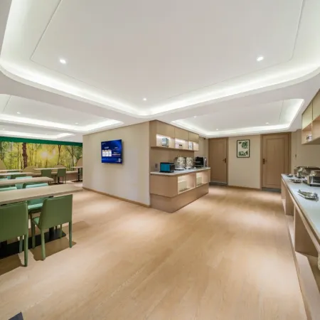Vienna Sanhao Hotel(Kangding Liuliucheng Love Song Square Branch )