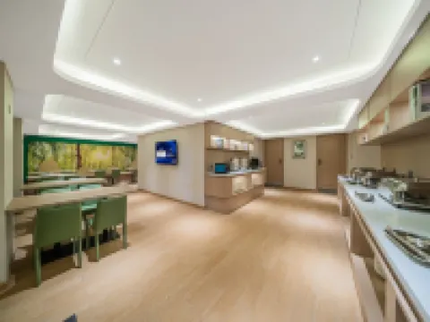 維也納3好酒店（康定溜溜城步行街店）