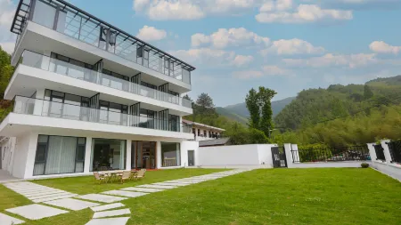 CloudHaven · Family Vacation Stay (Xialin Jiutian Silver Falls Scenic Area Branch)