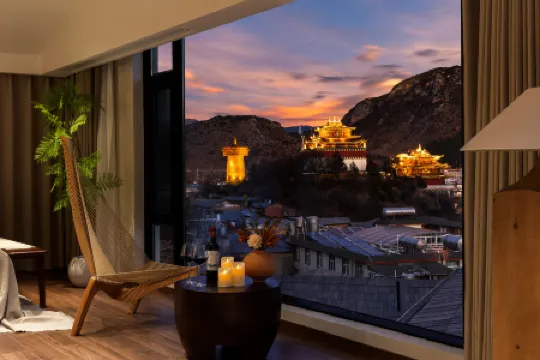 Shangri-La Mountain Wind and Moon View Homestay