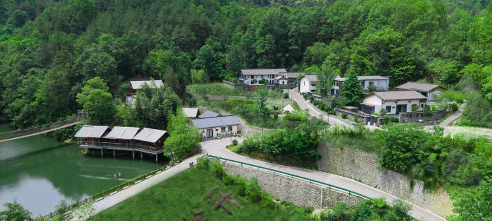Blossoming On The Path Homestay Foping Hotels in Foping County