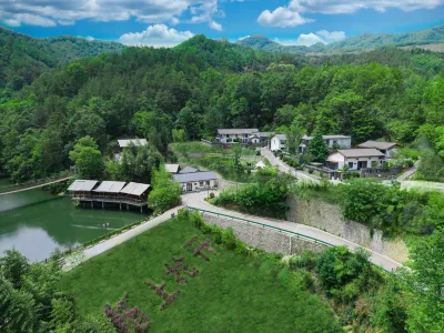 Blossoming On The Path Homestay Foping Hotels in Foping County
