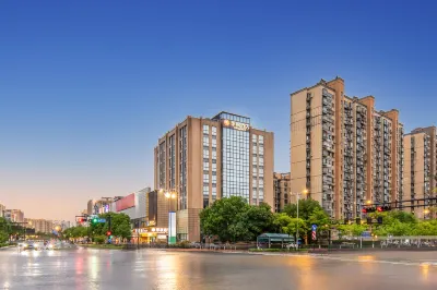 Jifeng Hotel (Hangzhou 303 Living Square Jinjiadu Subway Station Store) Hotels near Jindi Square