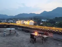 Huangshan Yaru Chinese Inn (Chengkan Scenic Area) Hotels near Cheng Kan
