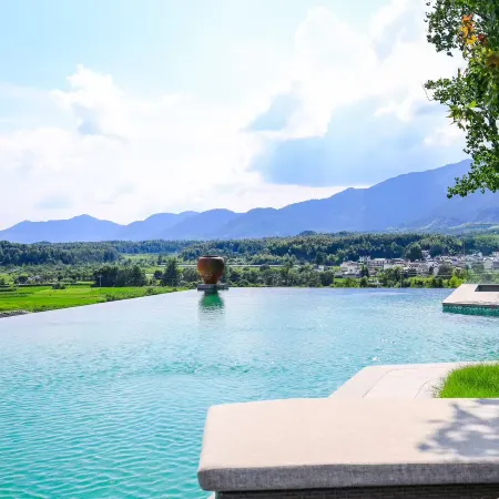 Huangshan hongcunTanhouse Hot Spring Resort