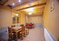Shunan Courtyard Homestay (Southern Sichuan Bamboo Sea China Giant Panda Courtyard) - Evcil Hayvan Kabul Edilen Alan