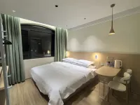 Flower Between Collection · Shiguang Homestay Hotels in Wanda Plaza/Liuzhou Zoo