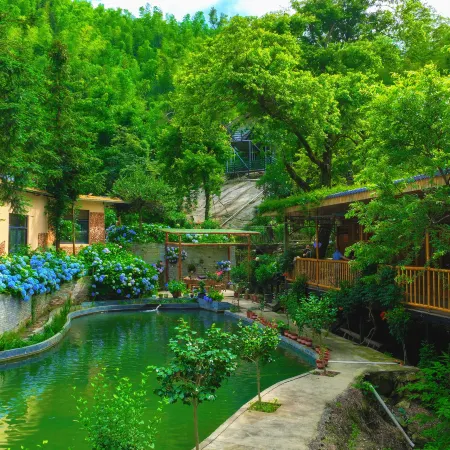 Zhuyuan Hotel (Tuolongxia Ecological Tourism Scenic Area)