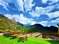Mountain·Glam Zamba · Mingjing Hidden Luxury Courtyard