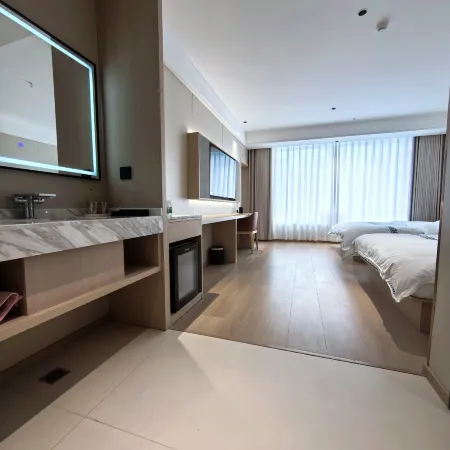 Hezhang Jiucaiping Grand Hotel (Axilixi Jiucaiping Scenic Area)