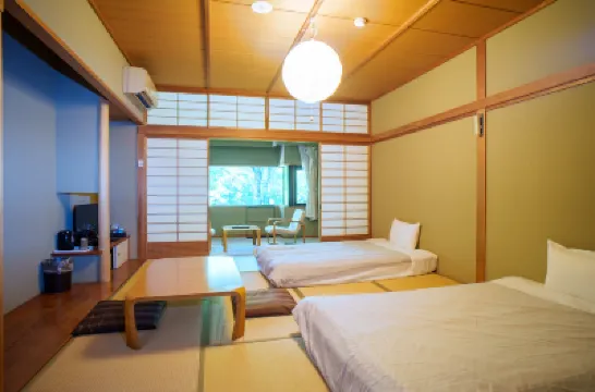 Kozuka Hisanoha Hotels near Hakone Venetian Glass Museum (Glass Forest)