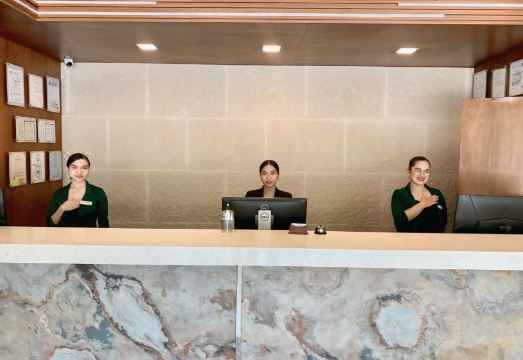 캐슬 피크 호텔 옥상 수영장