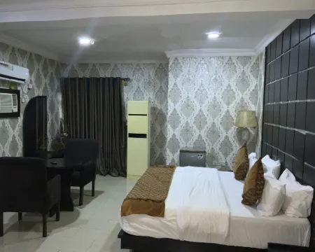 Galpin Suites Ikeja โรงแรมในOjodu