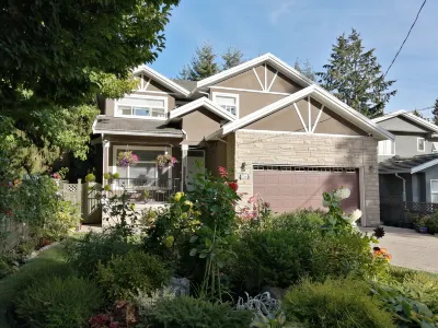 Sally's House Hotels near Burnaby Lake