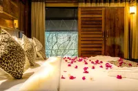 Leopard Reach Yala by Seven Angels