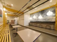 Yokohama Chinatown 3 min walk / Motomachi & Nihon-Odori Station 5 min walk / Cabin-style rooms