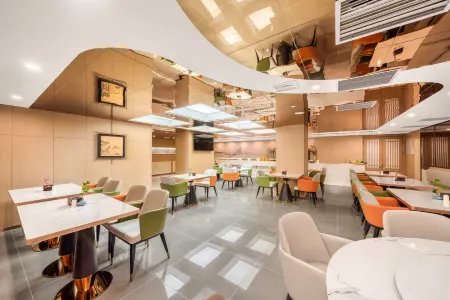 Seasons Rendezvous Hotel Отели рядом с достопримечательностью «Harbin Huaxia Institute of Computer Technology (Qianshan Road)»