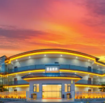 Huangjin Shidai Homestay · Gilded Realm (Kaiping Diaolou) Hotels near Tangkouxu Granary