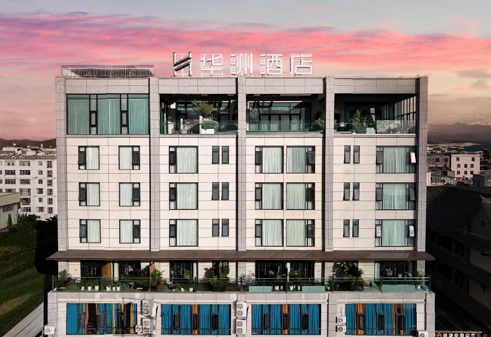 hotel overview picture