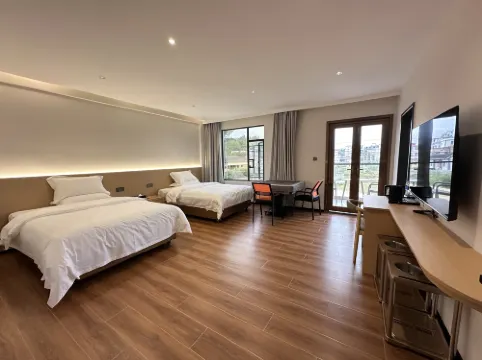 Xiangshan Lake Hot Springs Homestay (Heyuan Dongyuan Huangcun)