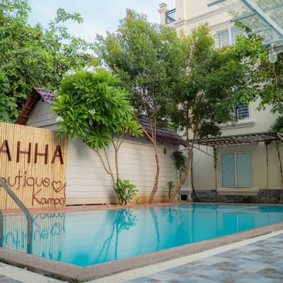 AHHA Boutique Kampot Hotels near សេះសមុទ្របាញ់ទឹក