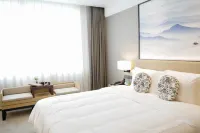 Wuzhou Riverside Grand Metropark Hotel