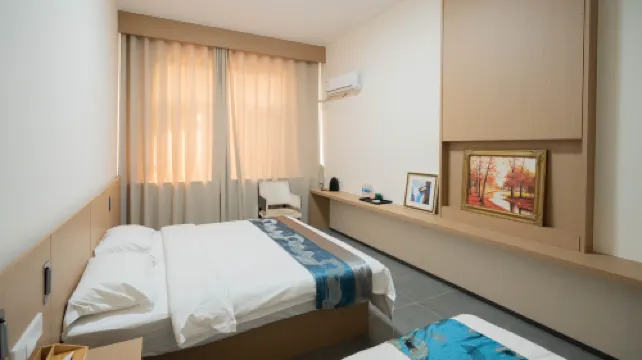 Mingshanling Business Hotel