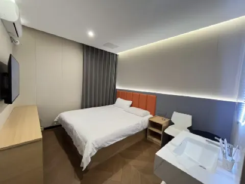 Yunxing Hotel Hotels near Longta