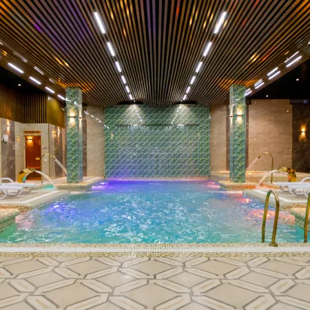 Karvon Plaza Hotel