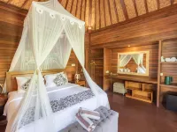 Sunset Cave Villas Lembongan Hotels near Devil's Tear