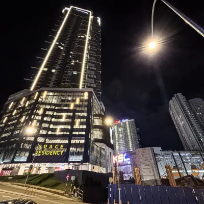Space Residency by Lions Bay Walking To KSL City Mall Các khách sạn gần Chợ đêm