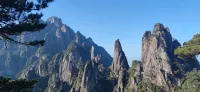 YilaiMinsu - pemandangan pegunungan