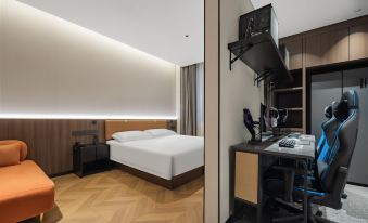 Shanghai Flash E-sport Hotel