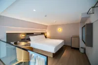 ‌Home Inn Select Hotel‌ - พร้อมระเบียง