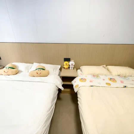 Xinyue Homestay (Wansui Mountain Wuxia City)