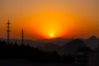 Home Inn Plus (Enshi Xuan'an Yuquan Street Branch) - Mountain view