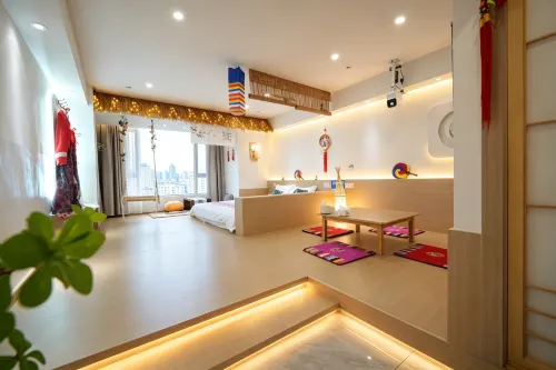 Memories of Light Luxury Internet Celebrity Movie Watching Homestay