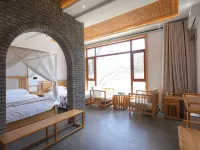 Yellow River Hotel Collection · Pianshili Hotels in Huanglong