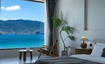 Chunshi · Amber | Amber Hotel Lakeside Resort Hotel (Lugu Lake Daluoshui Village)
