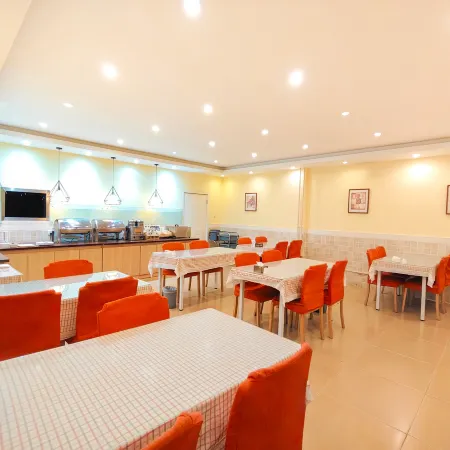 STAR HOTEL · Xingchen Hotel (Wanda Plaza Exhibition Hall Metro Station Branch)