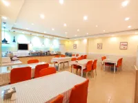 STAR HOTEL · Xingchen Hotel (Wanda Plaza Exhibition Hall Metro Station Branch)