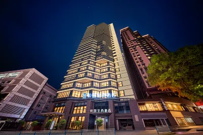Yitel (Chongqing Jiefangbei Hongyadong) Hotel dekat Gua Hongyadong