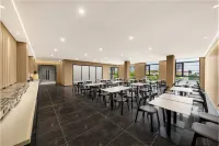 Shanghai Pudong Longying Shili Hotel (Shanghai International Tourism Resort)