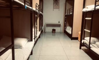 Hello Youth Hostel (Hefei Railway Station Metro Station Branch)