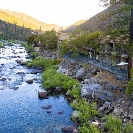 Yosemite View Lodge