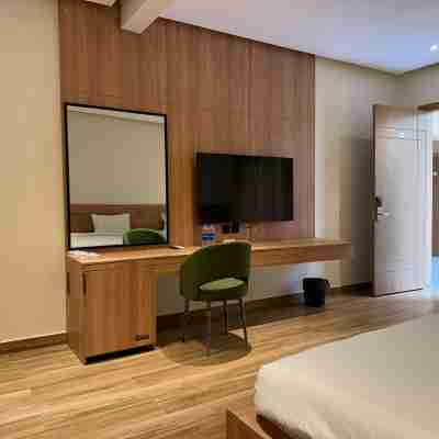 Hamsun Shahrah-e-Faisal Extension Rooms