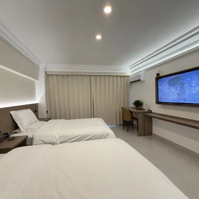 呼和悅上酒店（摩爾城東影路地鐵站店） 鄰近东营路的酒店