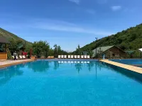 Country Village Resort - Pools